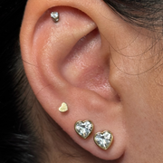 Hypoallergenic and tarnish free stud earrings perfect for daily wear shaped as a heart. Perfect gift for a loved one. 