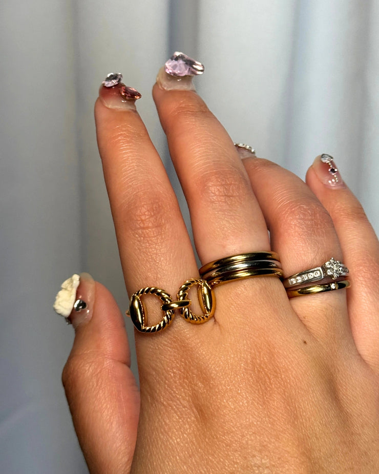 Meadow Twist Ring – Adjustable twisted chain ring in gold or mixed metal, hypoallergenic and tarnish-free, fits sizes 7-9.